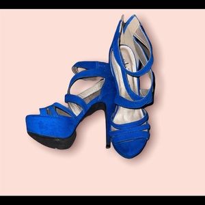 3/20$Cute blue pumps